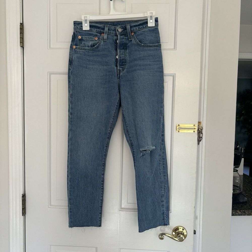 Levi's 501 Jeans Womens 26" x 28" High Rise Buttonfly Classic Distressed
